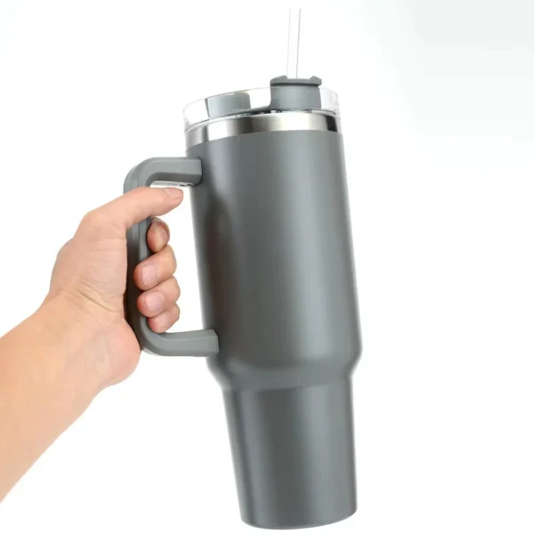 Gourde isotherme personnalisée avec paille